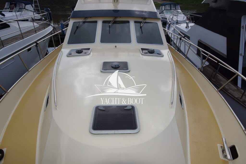 Motorboot Bruce Roberts Europe 1200
