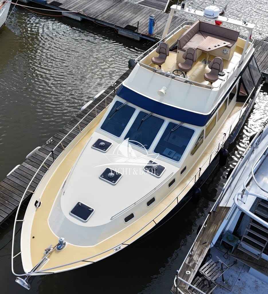 Motorboot Bruce Roberts Europe 1200