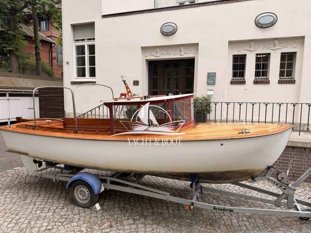 Motorboot Riva Bertel Mockenthum 6.2