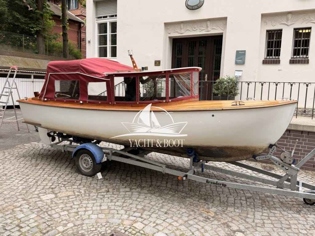 Motorboot Riva Bertel Mockenthum 6.2
