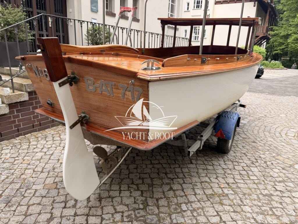 Motorboot Riva Bertel Mockenthum 6.2