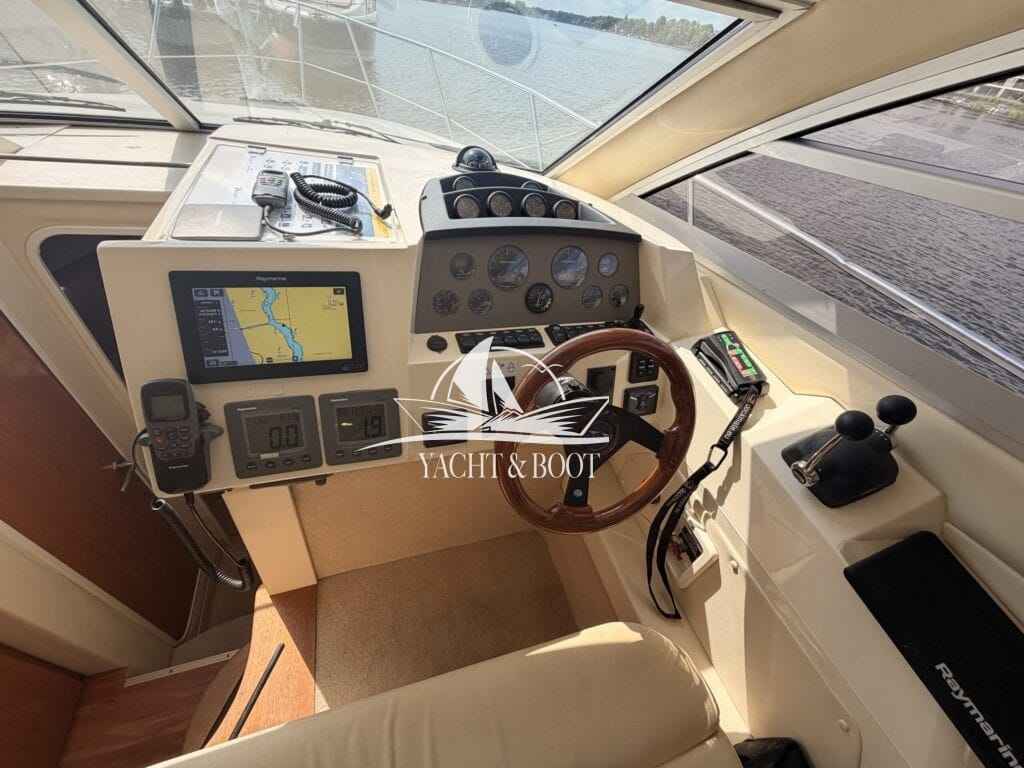 Motorboot Sealine F 34