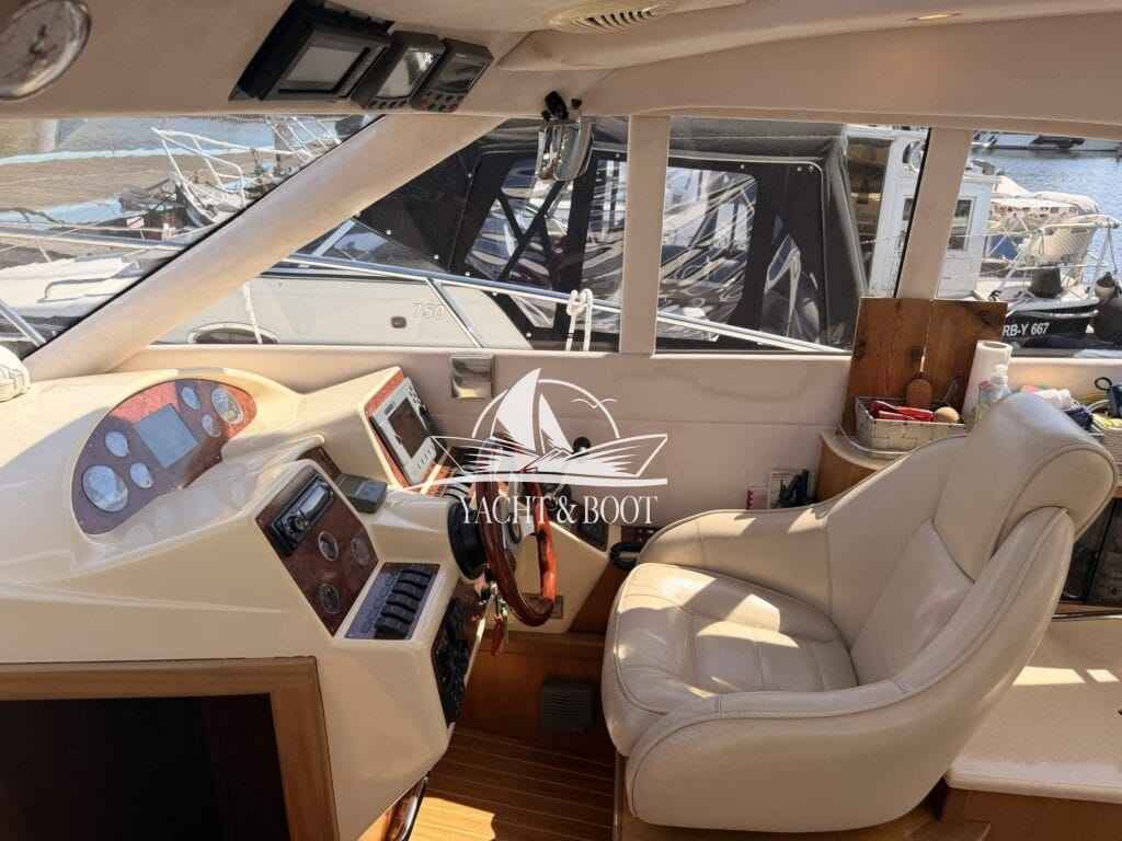 Motorboot Galeon 330 HT