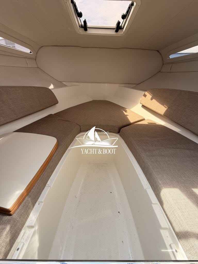 Motorboot Bayliner VR 5