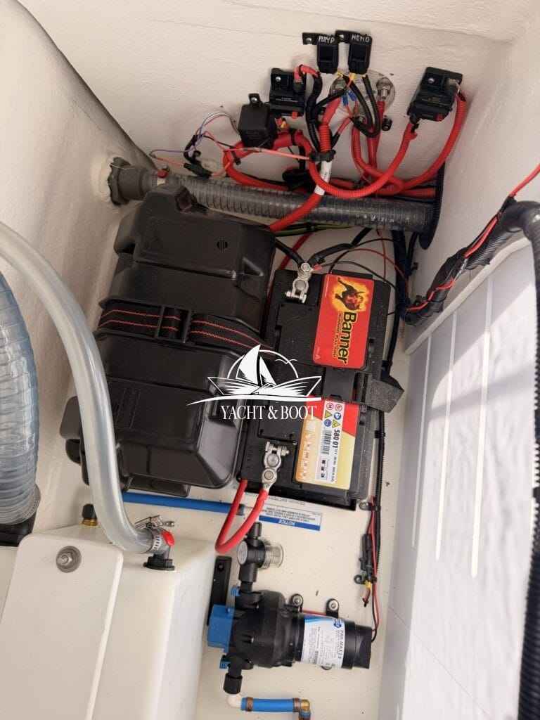 Motorboot Bayliner VR 5
