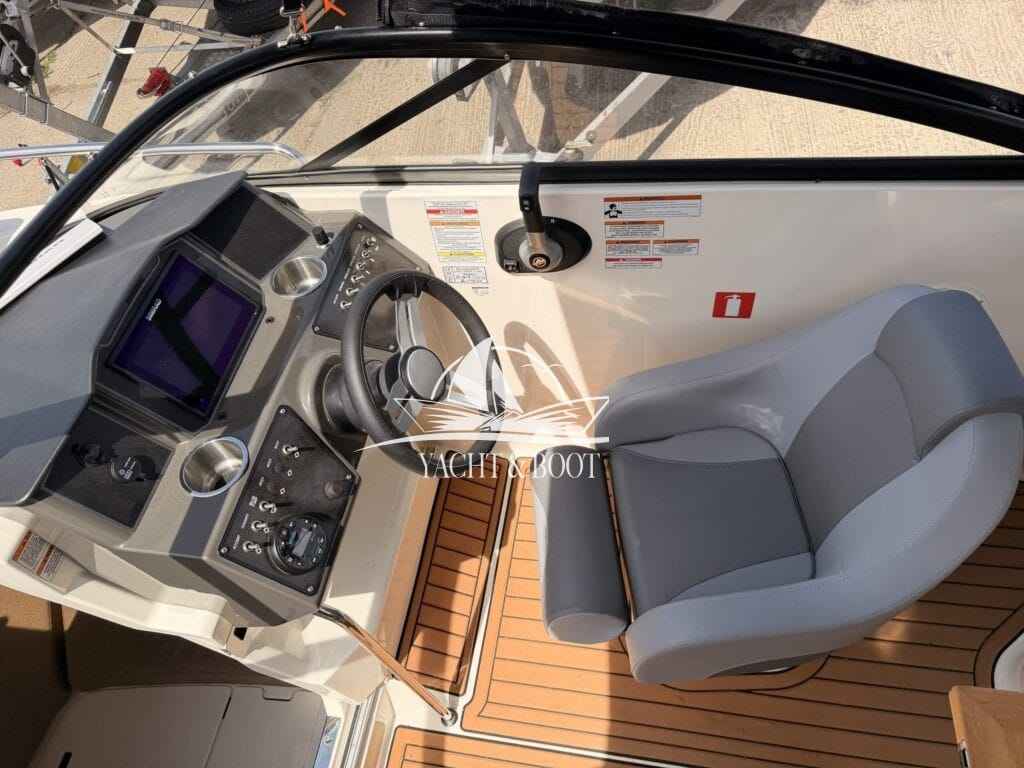 Motorboot Bayliner VR 5