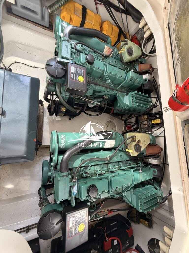Motorboot Sealine F330