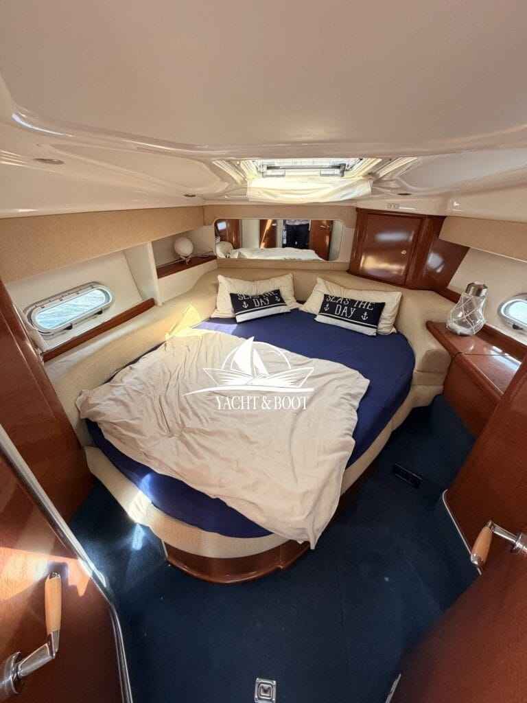 Motorboot Sealine F330