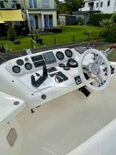 Motorboot Sealine F330