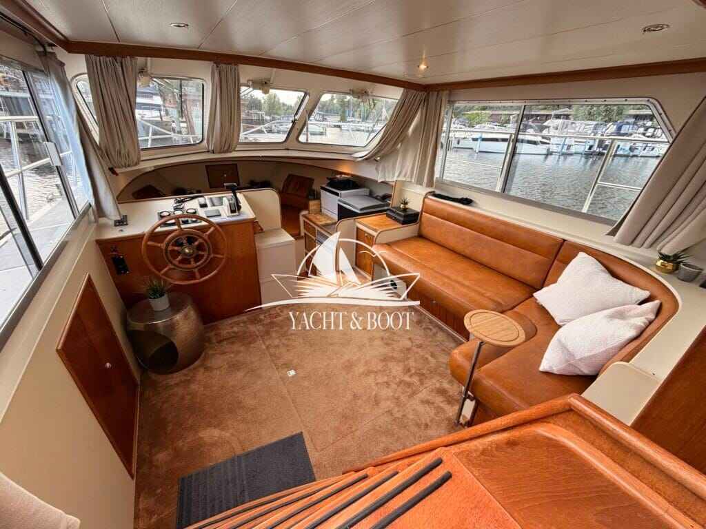 Motorboot Veha Sedan Cruiser 35