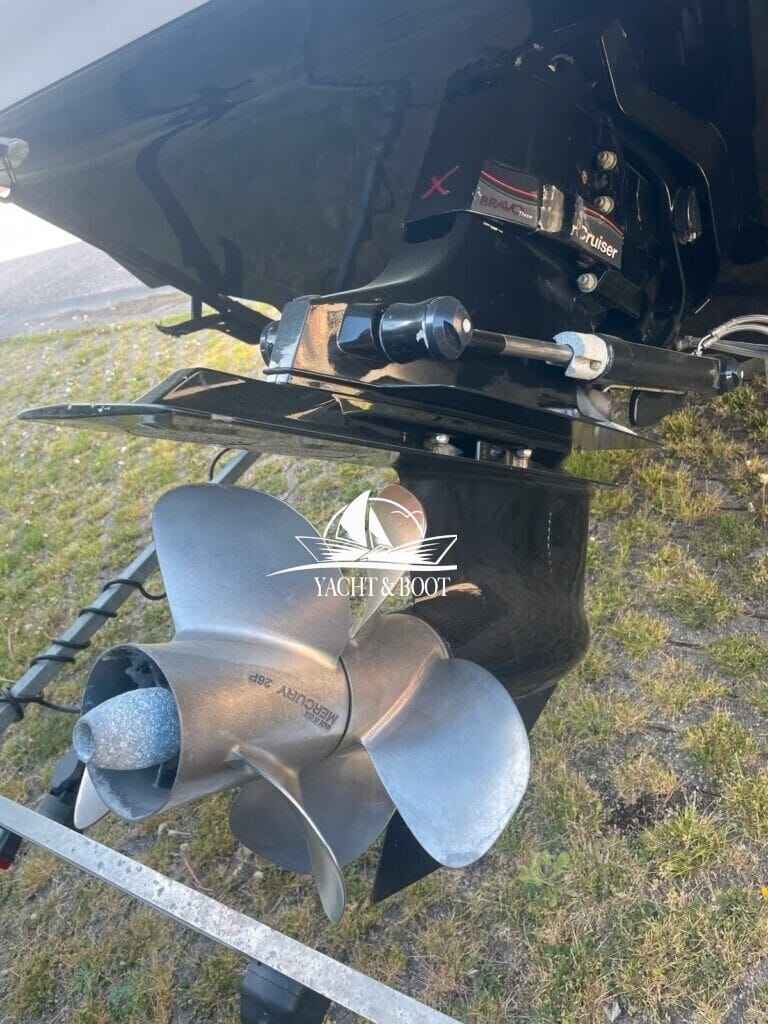 Motorboot Viper 243