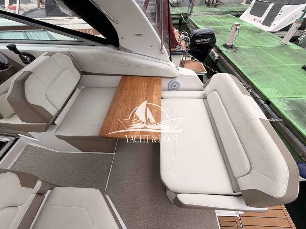 Motorboot Regal 26 Express