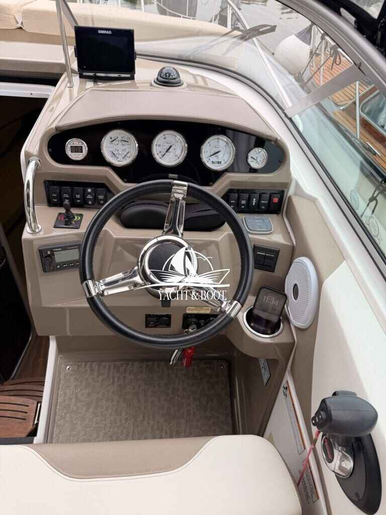 Motorboot Regal 26 Express