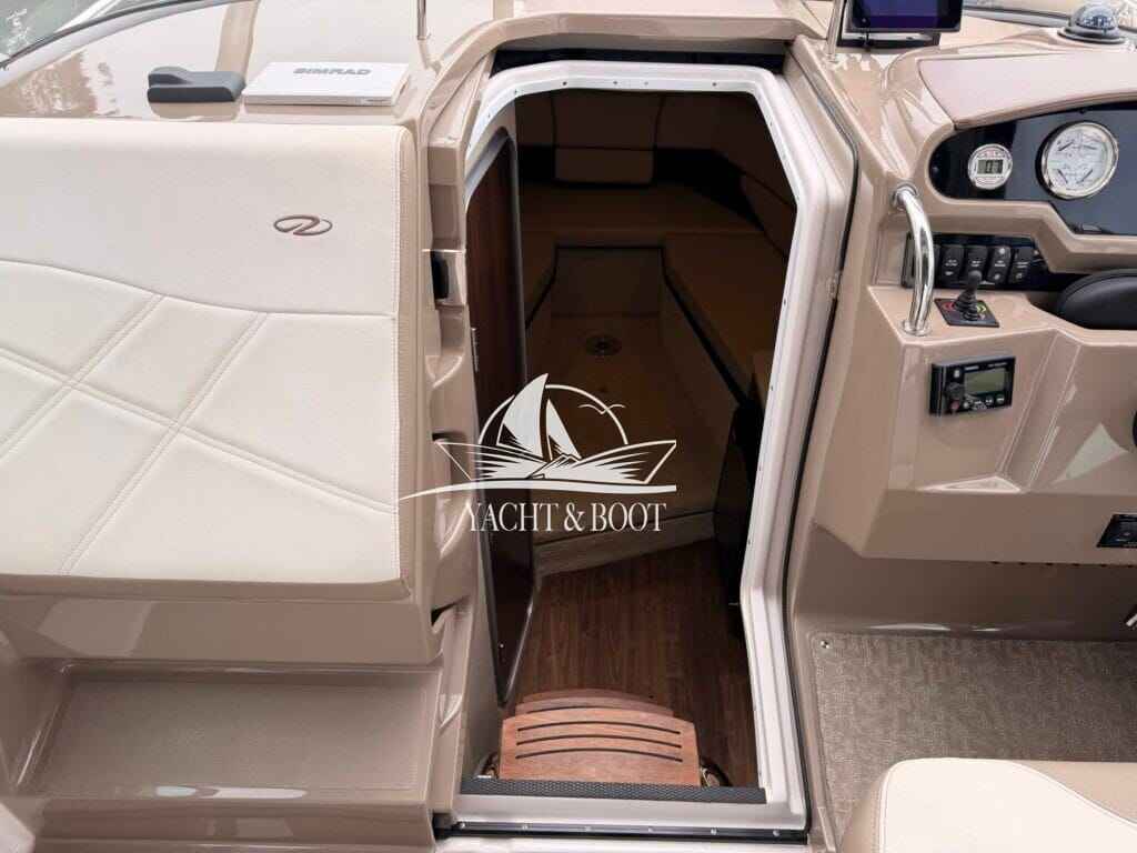 Motorboot Regal 26 Express