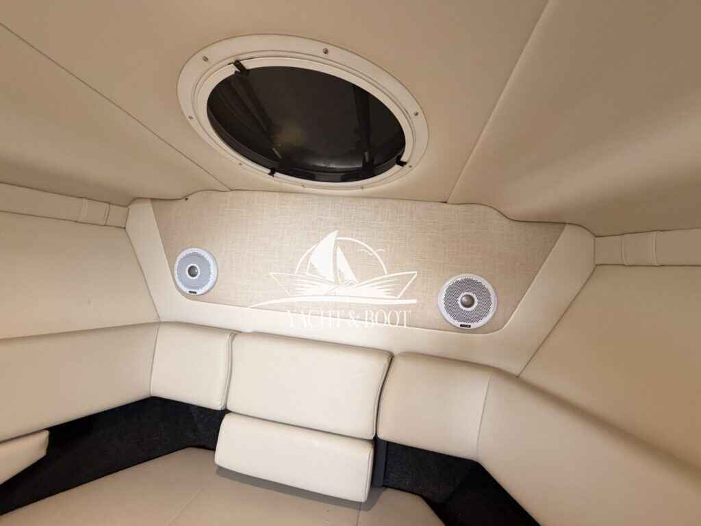 Motorboot Regal 26 Express