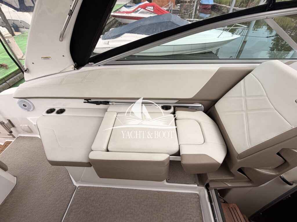 Motorboot Regal 26 Express
