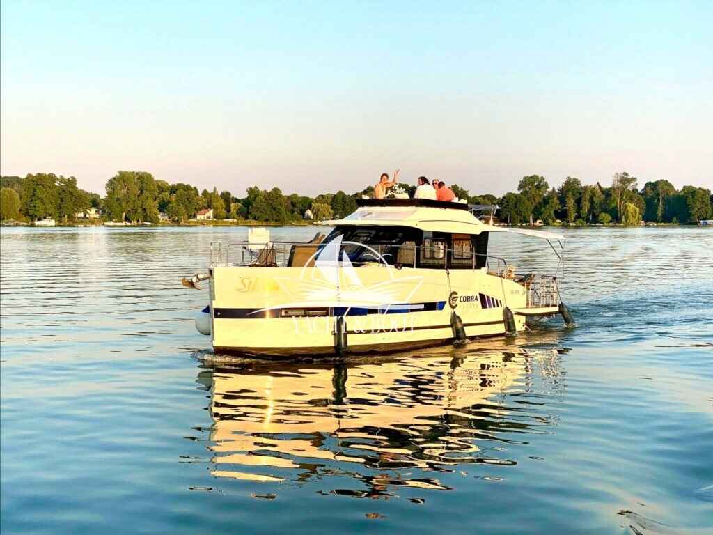 Motorboot Cobra COBRA YACHTS FUTURA 40