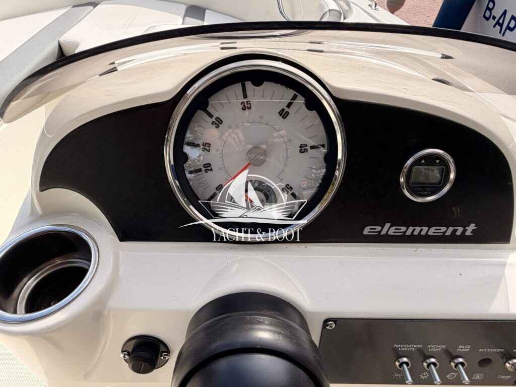 Motorboot Bayliner e16
