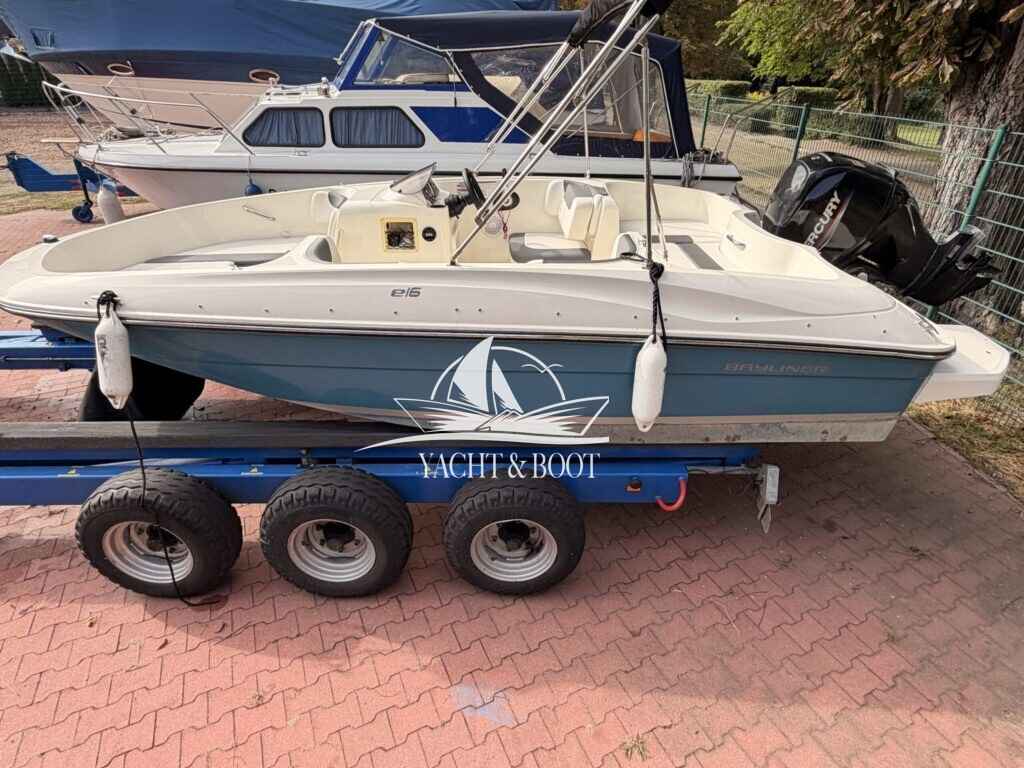 Motorboot Bayliner e16