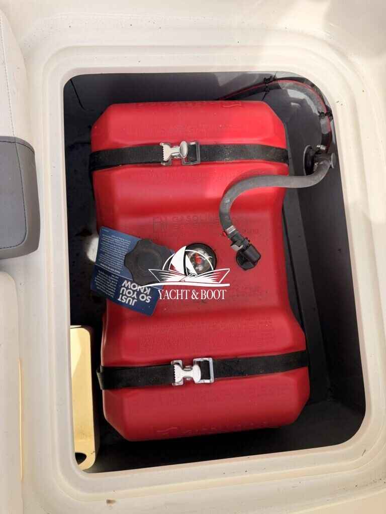 Motorboot Bayliner e16