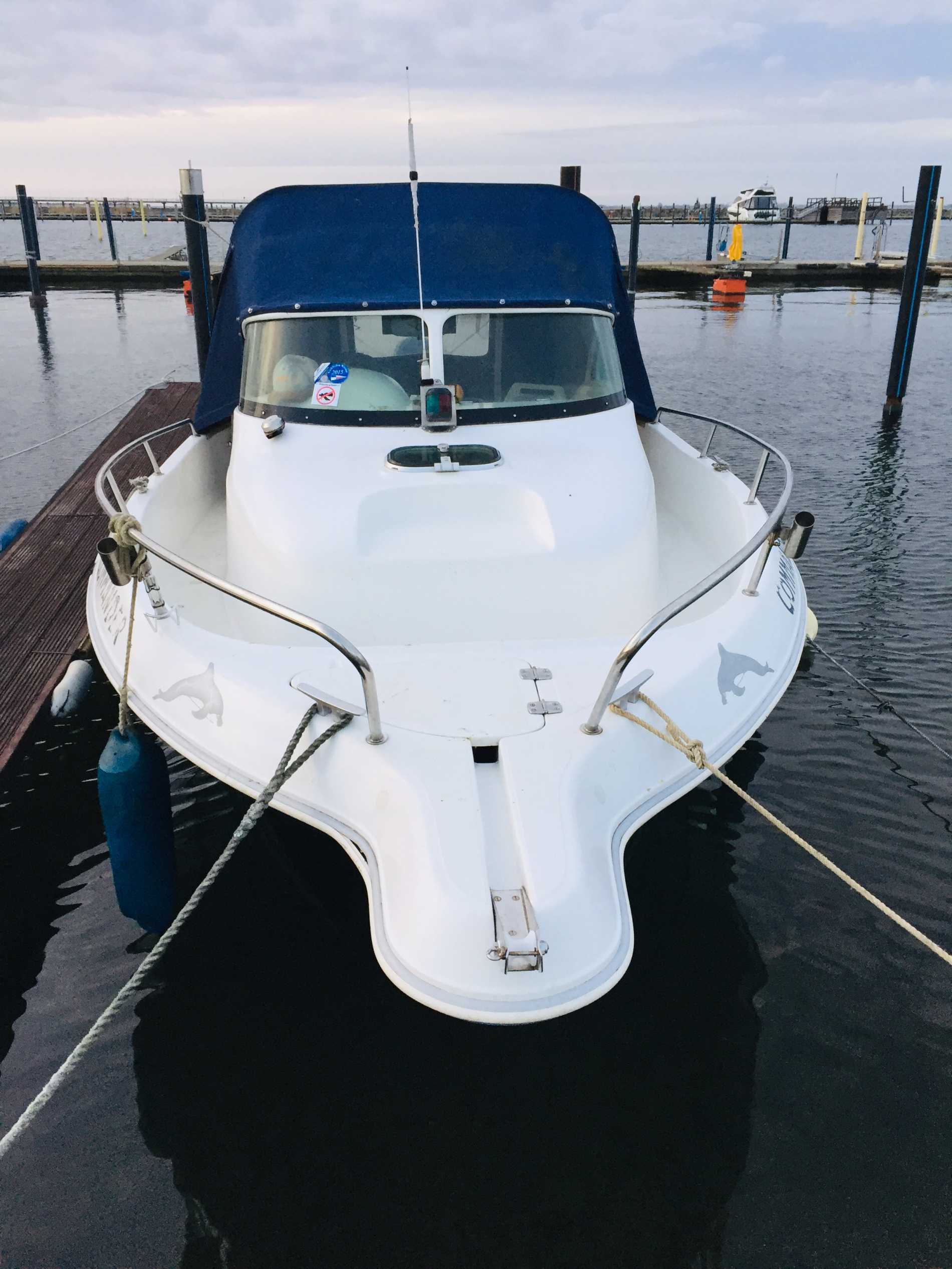 Quicksilver Commander 630 Walk Around