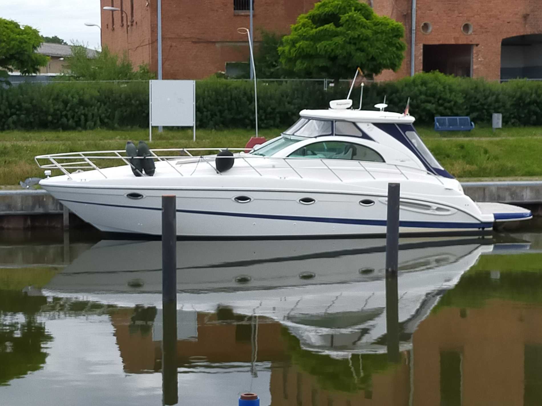 Maxum 4200 SY mit Hardtop-Dach