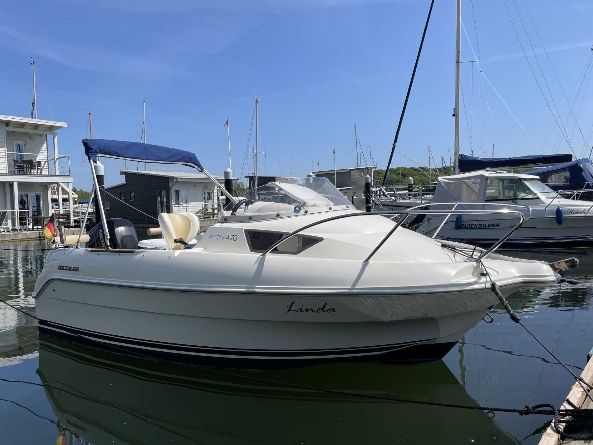 Quicksilver 470 Activ Cabin
