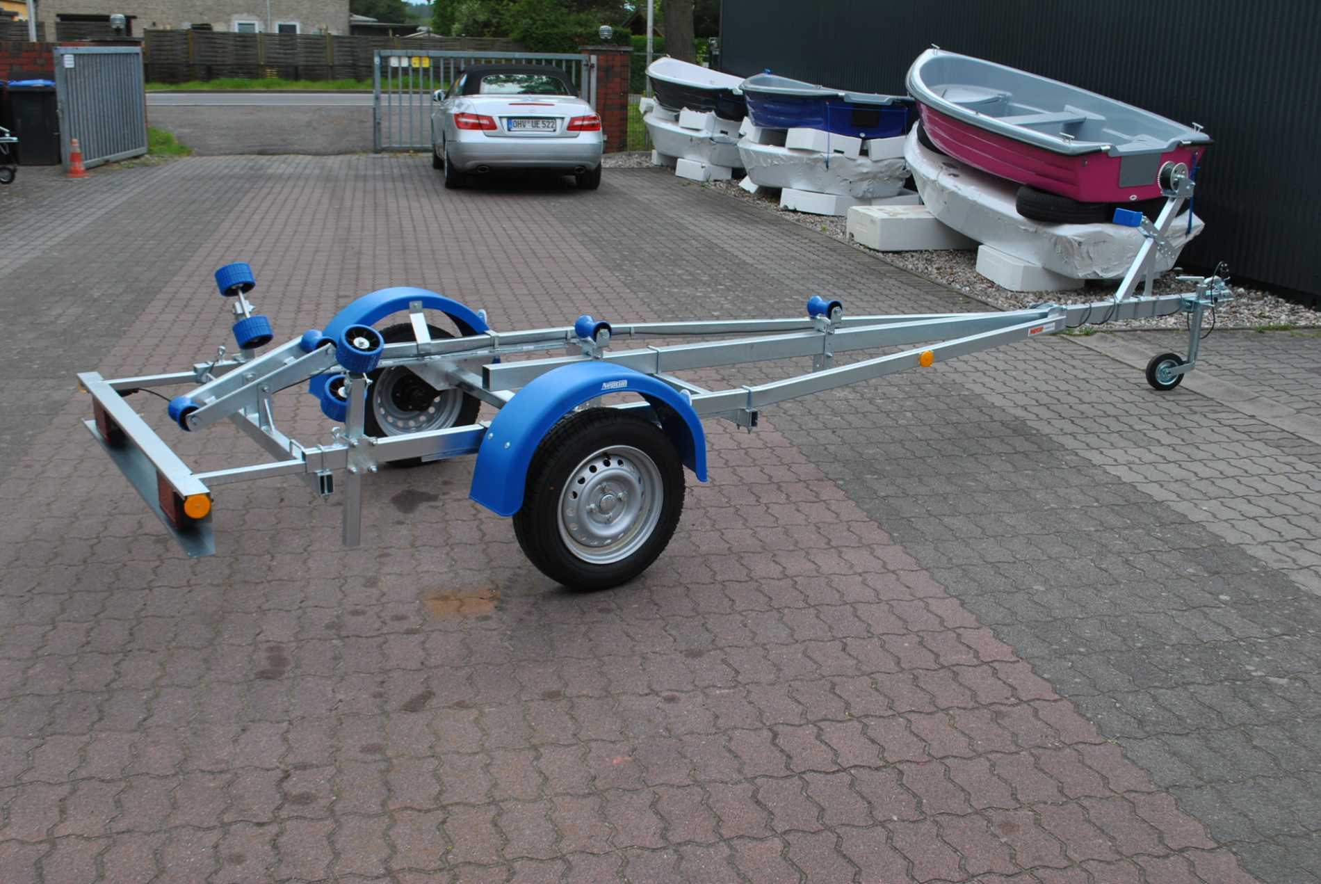 Neptun Navy 750